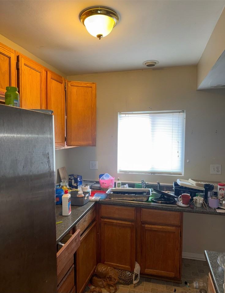 1309 Barney Ave - Photo 2 of 5