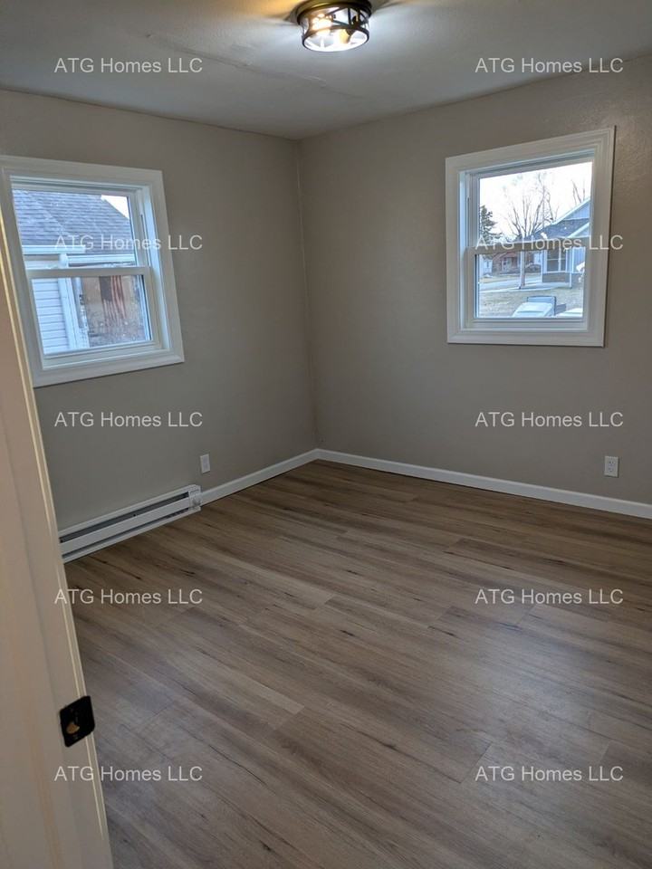 1006 N Carver St #A - Photo 2 of 9