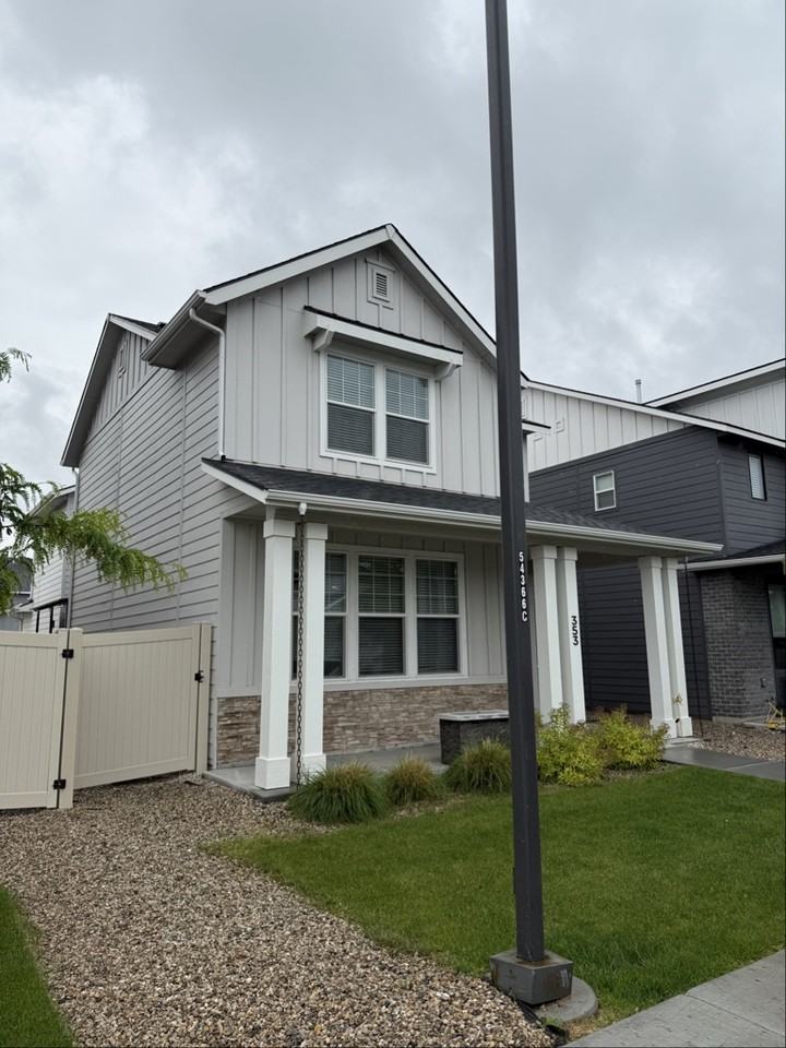 353 S Calf Creek Ave - Photo 2 of 14