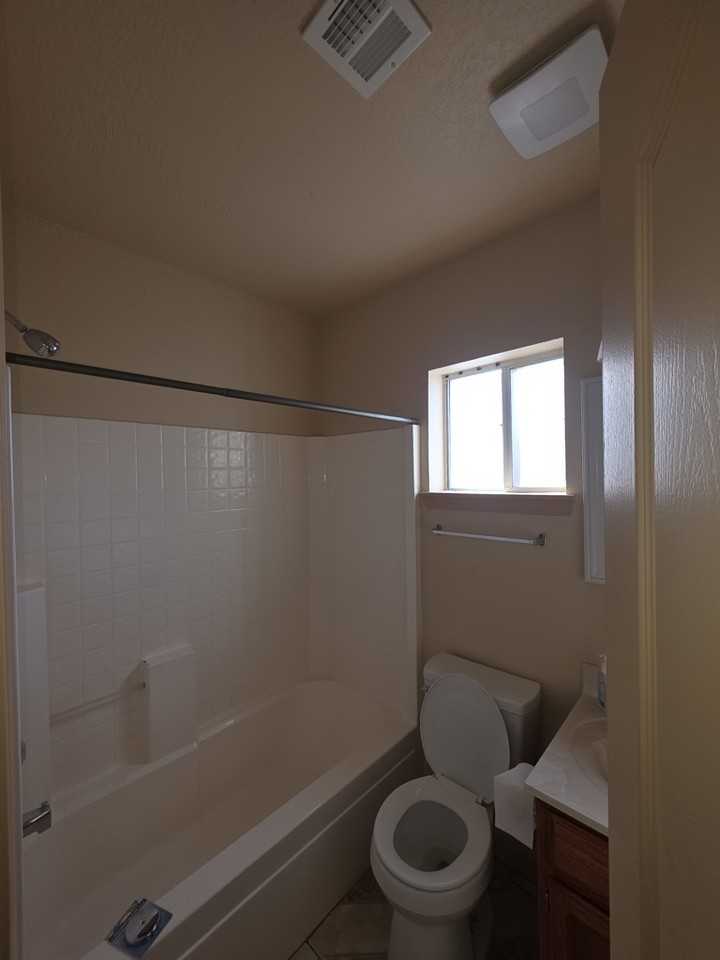 12205 Amstater Cir - Photo 6 of 23