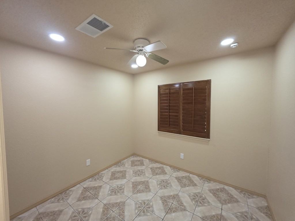 12205 Amstater Cir - Photo 7 of 23