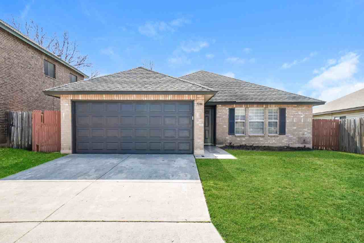 5146 Erickson Blf - Photo 2 of 25