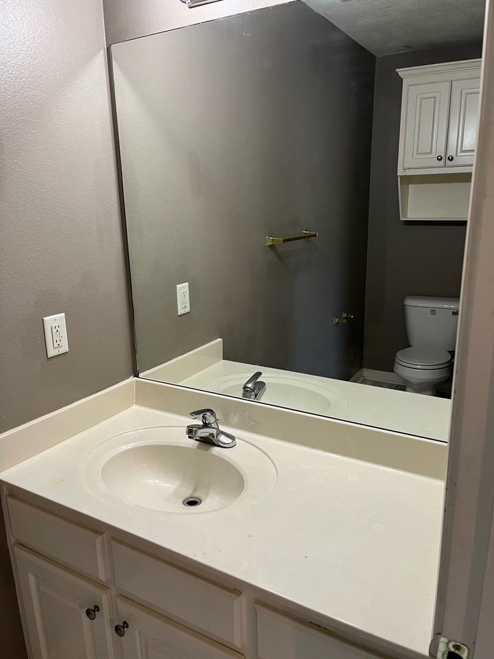 21 Meadow Cir #2 - Photo 3 of 9