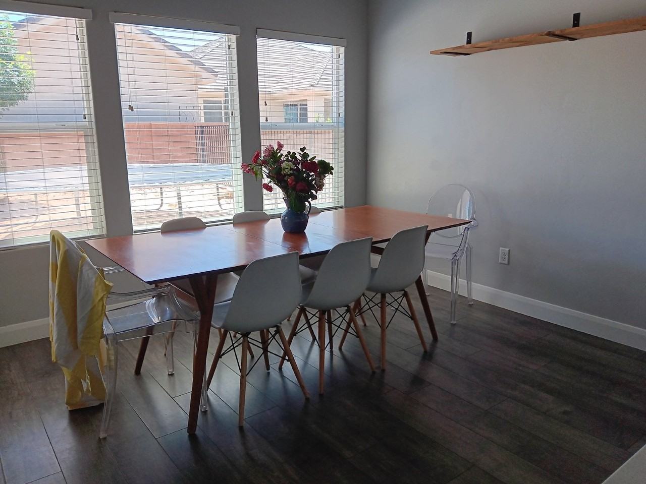 3304 E 3050 S St - Photo 3 of 28