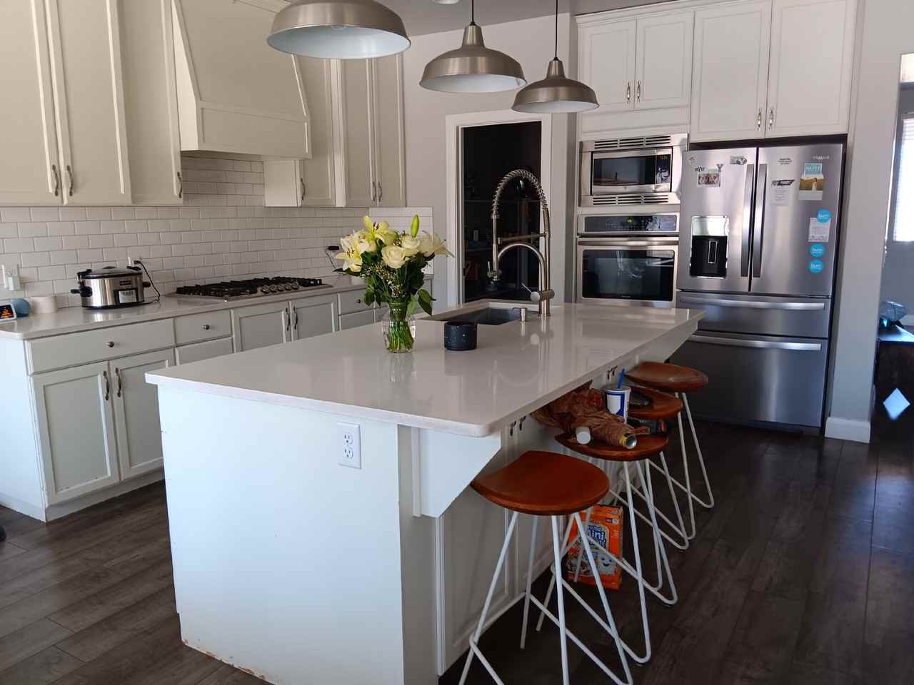 3304 E 3050 S St - Photo 4 of 28