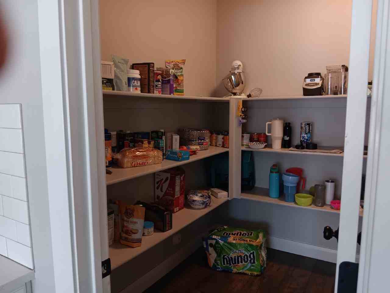 3304 E 3050 S St - Photo 7 of 28