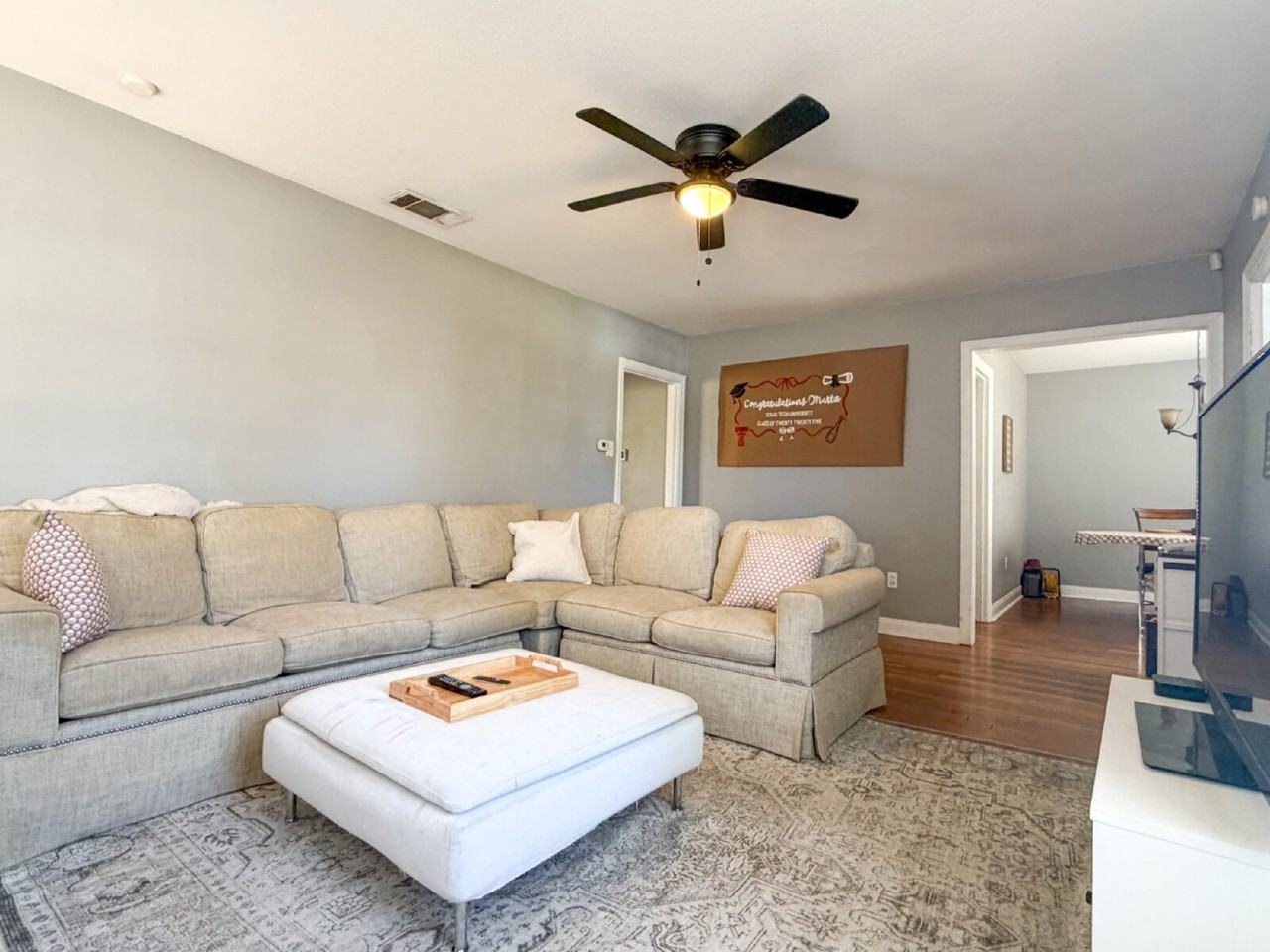 2705 30th St - Photo 3 of 9