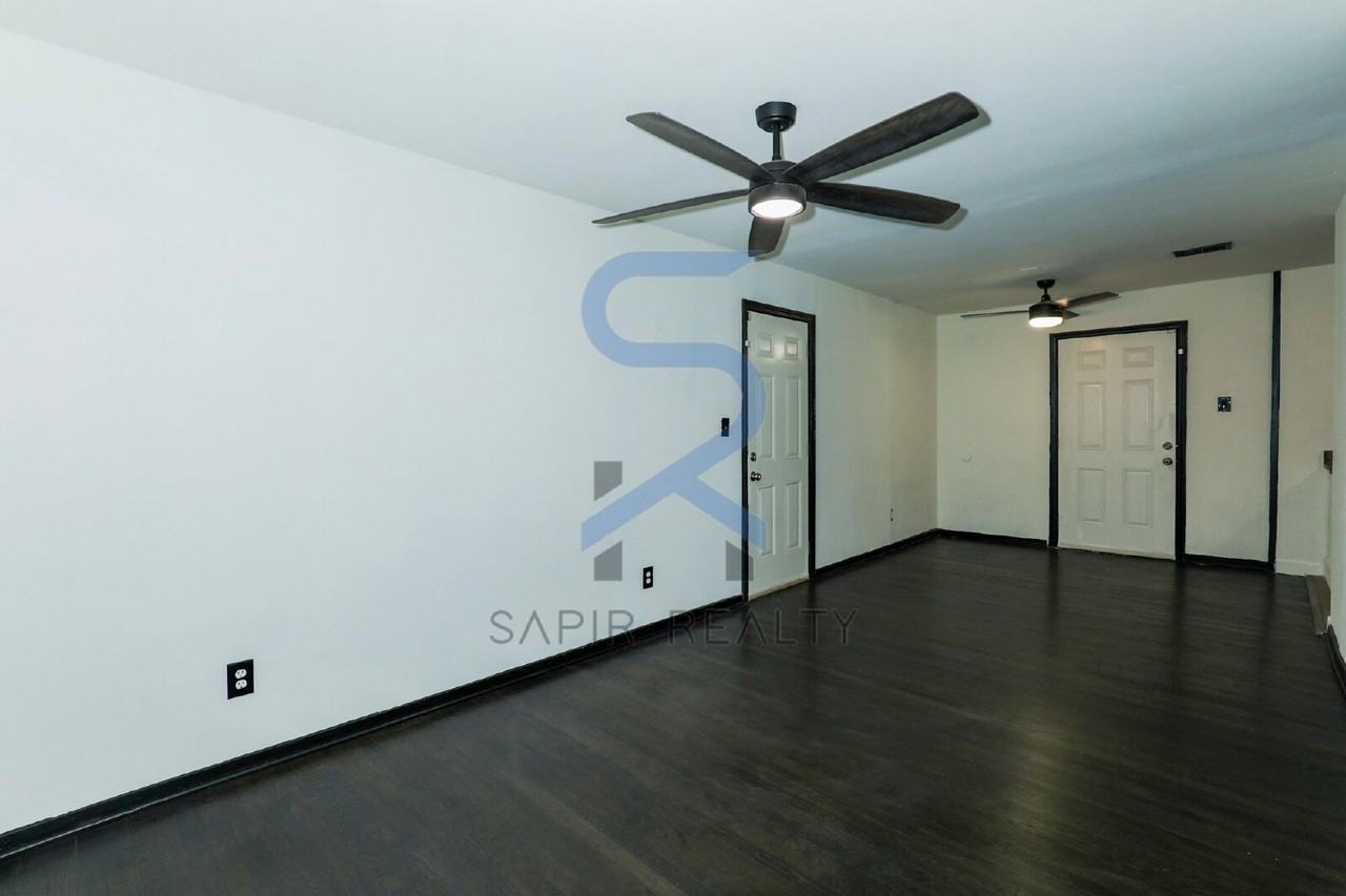 836 Bolton Rd Nw - Photo 3 of 15