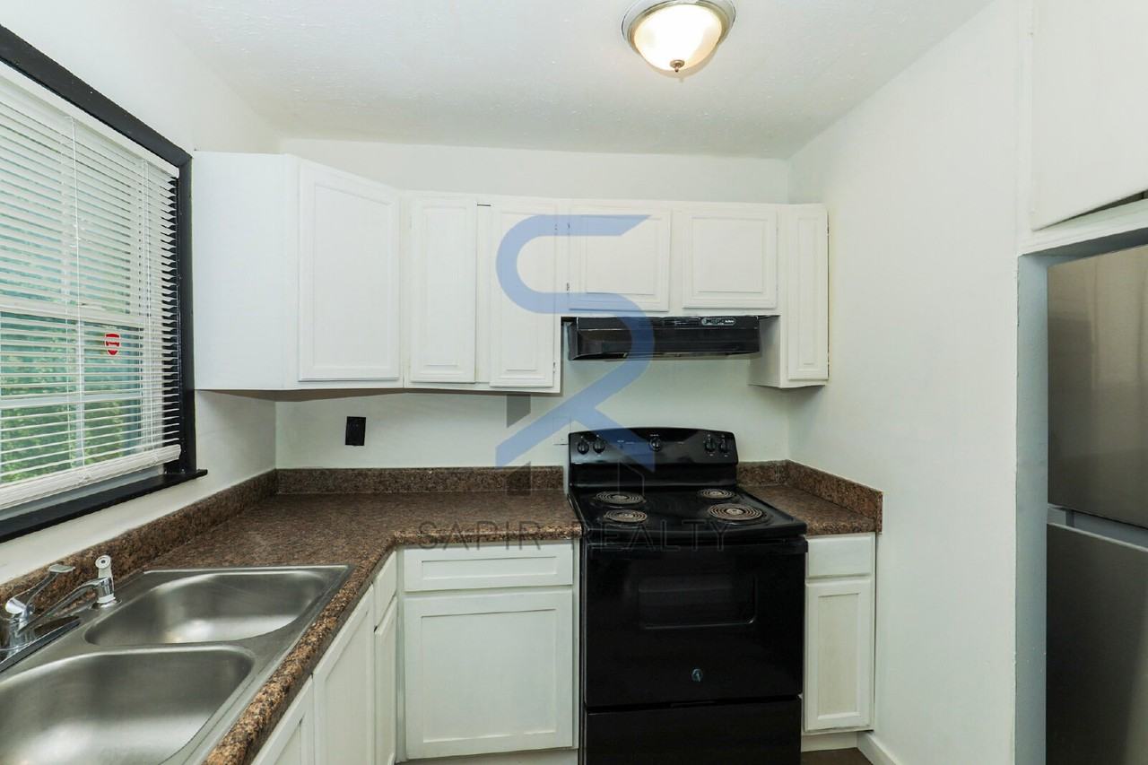 836 Bolton Rd Nw - Photo 6 of 15