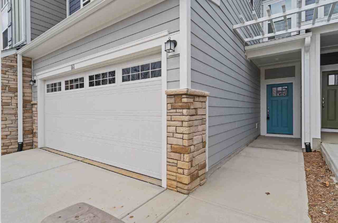 161 Cabernet Dr - Photo 2 of 33
