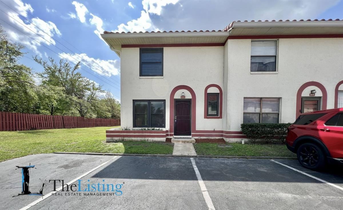 6300 Arlington Ct #210