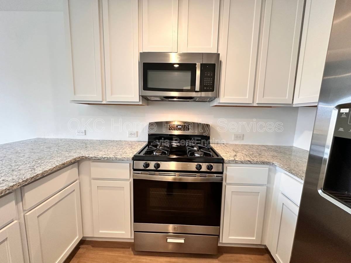 3307 Nw 148th St - Photo 7 of 10