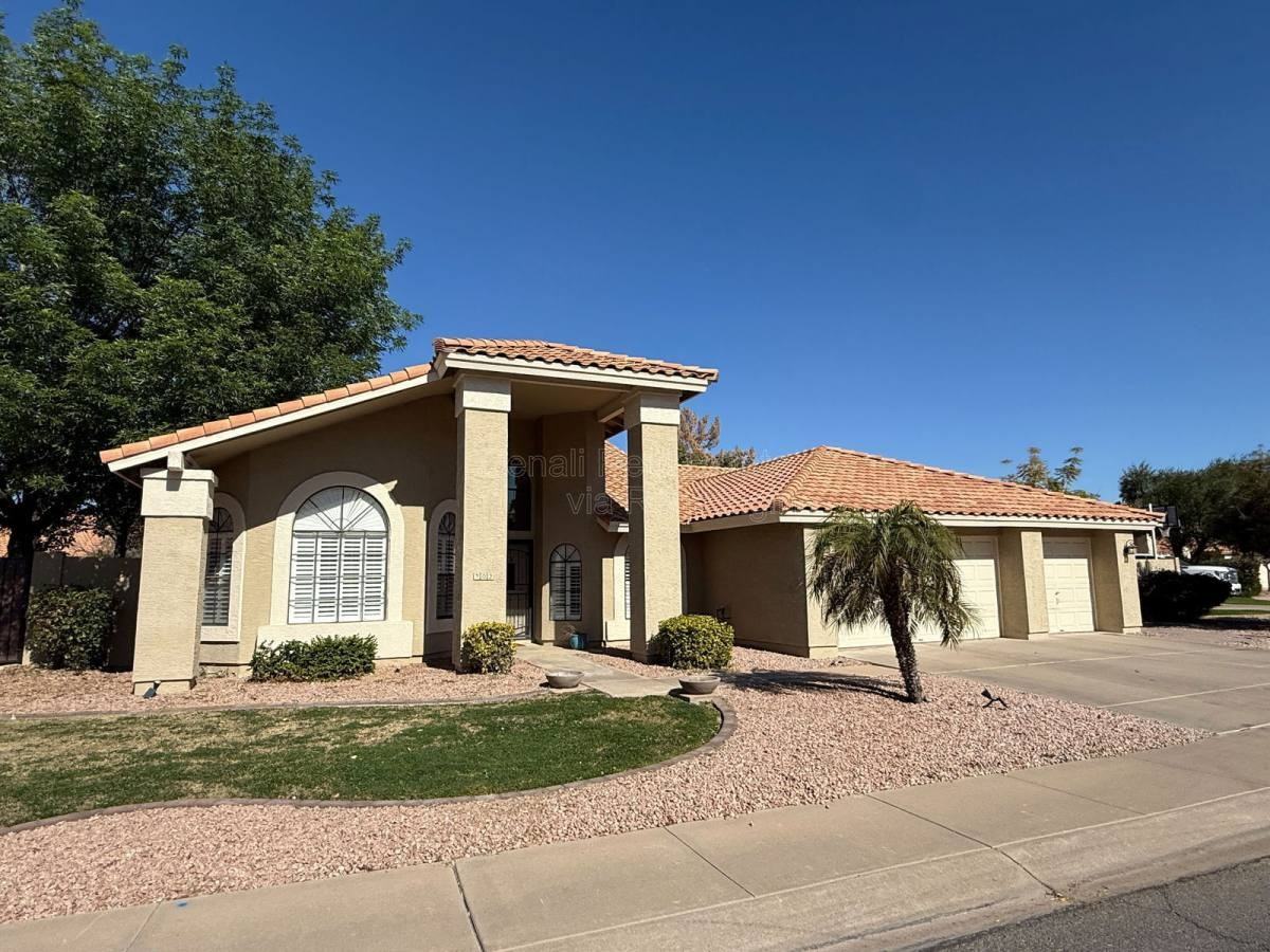 902 W Sherri Dr - Photo 2 of 10