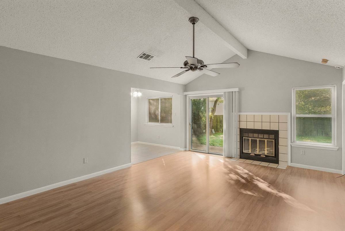 11931 Rosethorn Dr - Photo 3 of 10