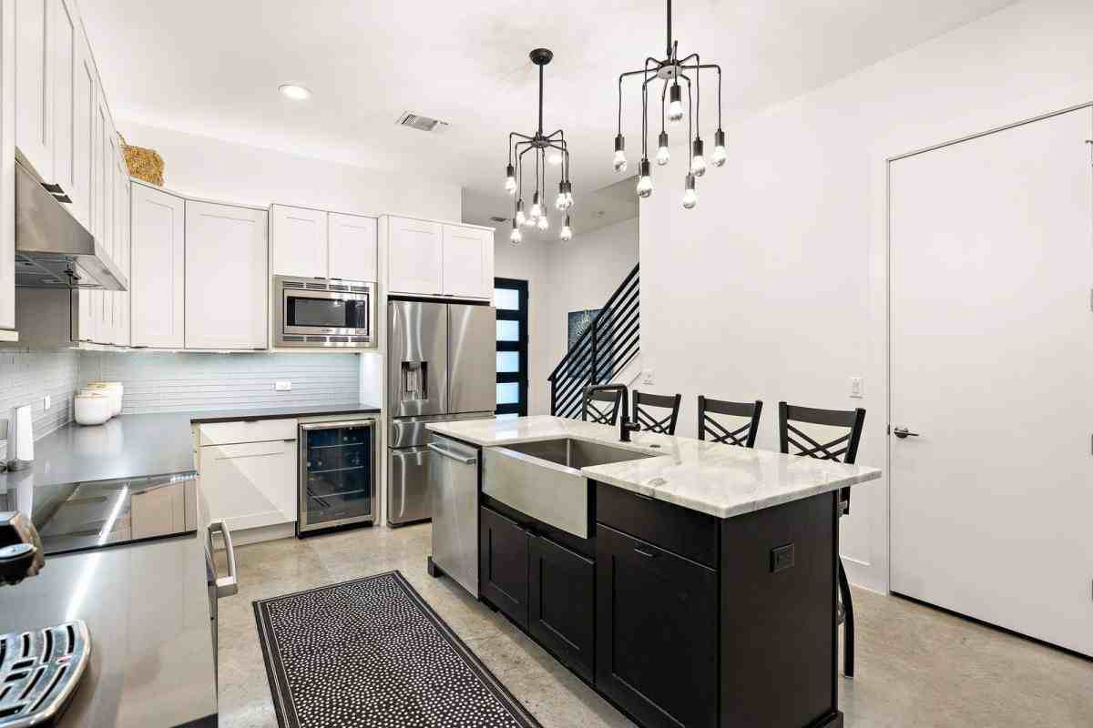 1310 Choquette Dr #B - Photo 3 of 10