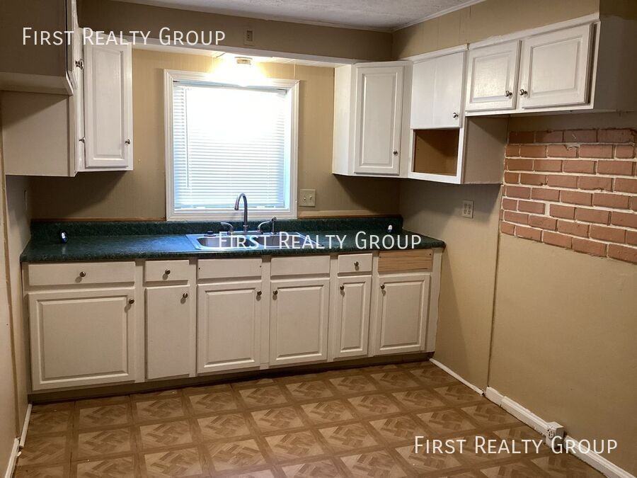 5290 Derby Rd - Photo 2 of 12