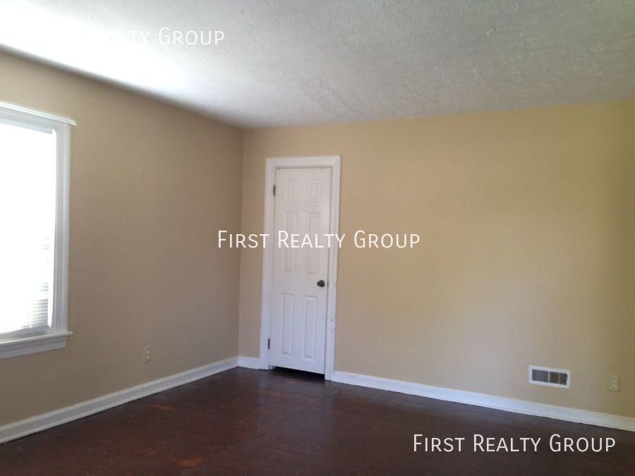 5290 Derby Rd - Photo 4 of 12