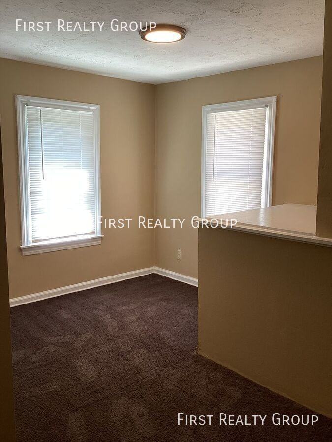 5290 Derby Rd - Photo 6 of 12