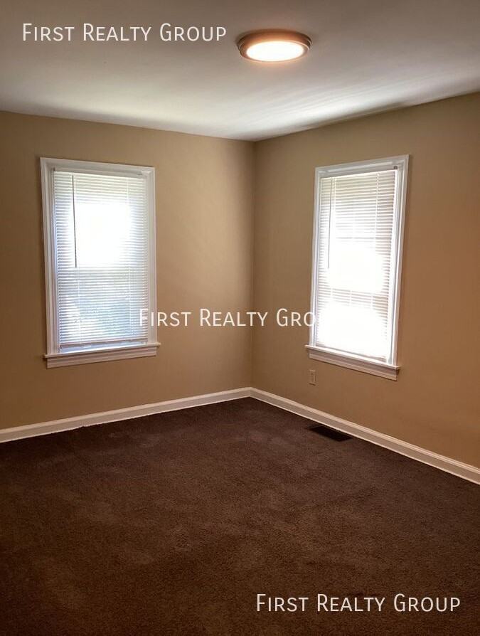 5290 Derby Rd - Photo 7 of 12