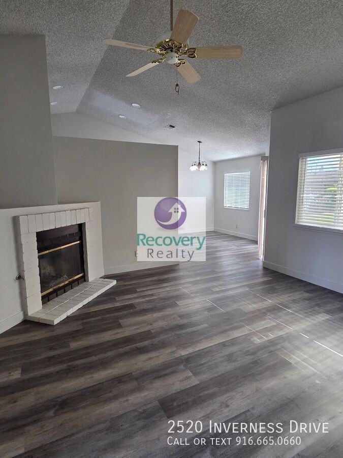 2520 Inverness Dr - Photo 4 of 21