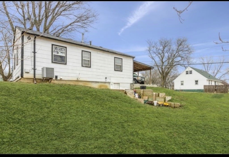 7112 Sw 15th St - Photo 2 of 14