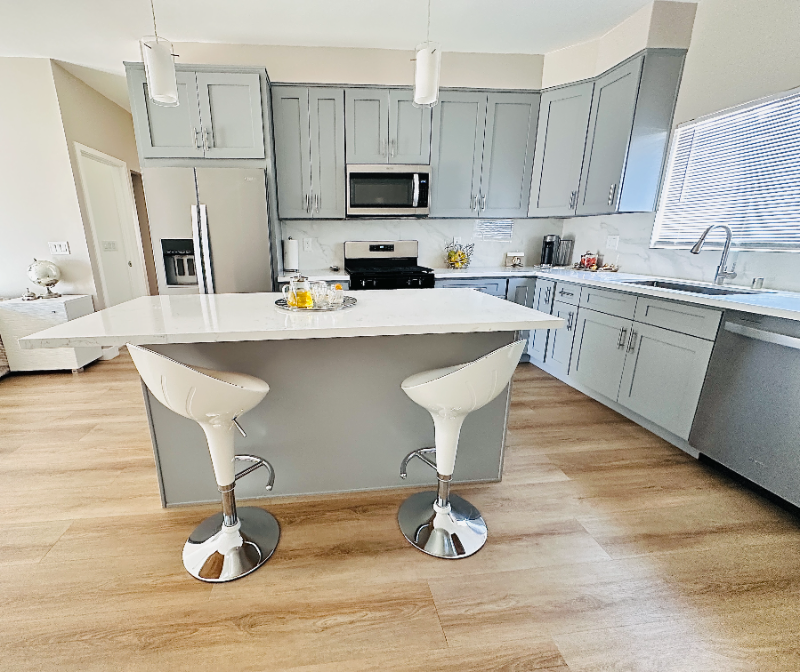 8436 Oakdale Ave - Photo 6 of 33