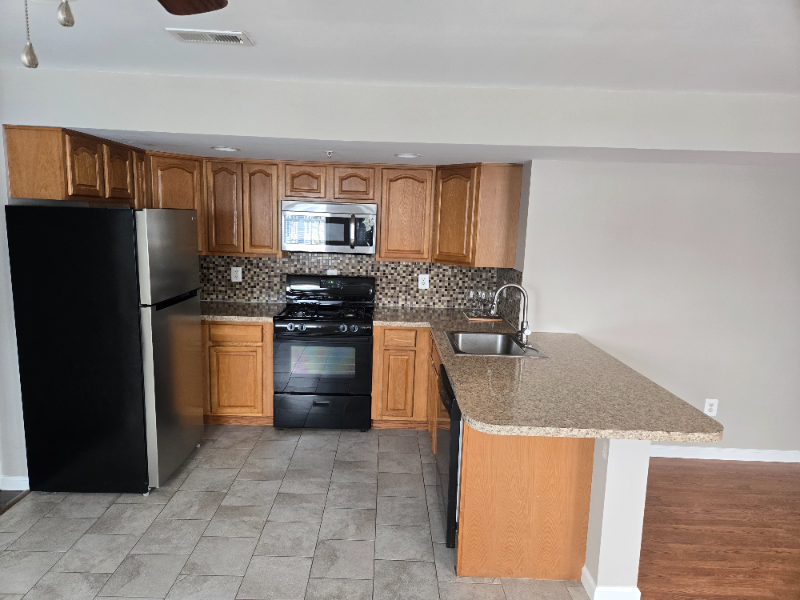 40 N Main St #40B - Photo 3 of 9