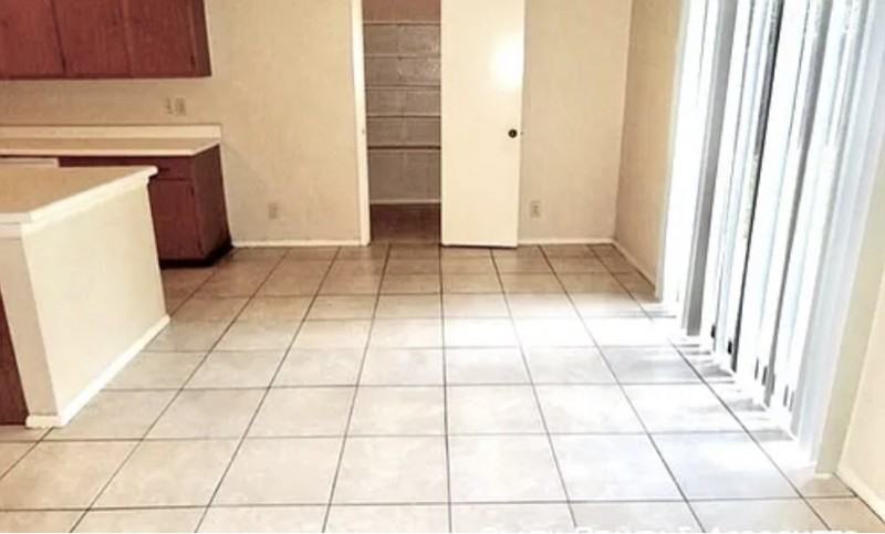 7422 Radford Trl - Photo 3 of 13