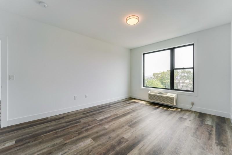 400 69th St #202 - Photo 6 of 20