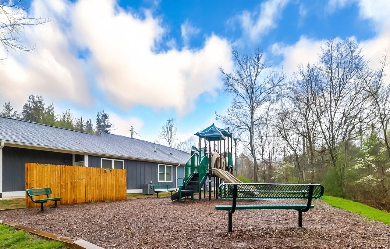 504 Sycamore Branch Rd - Photo 2 of 19