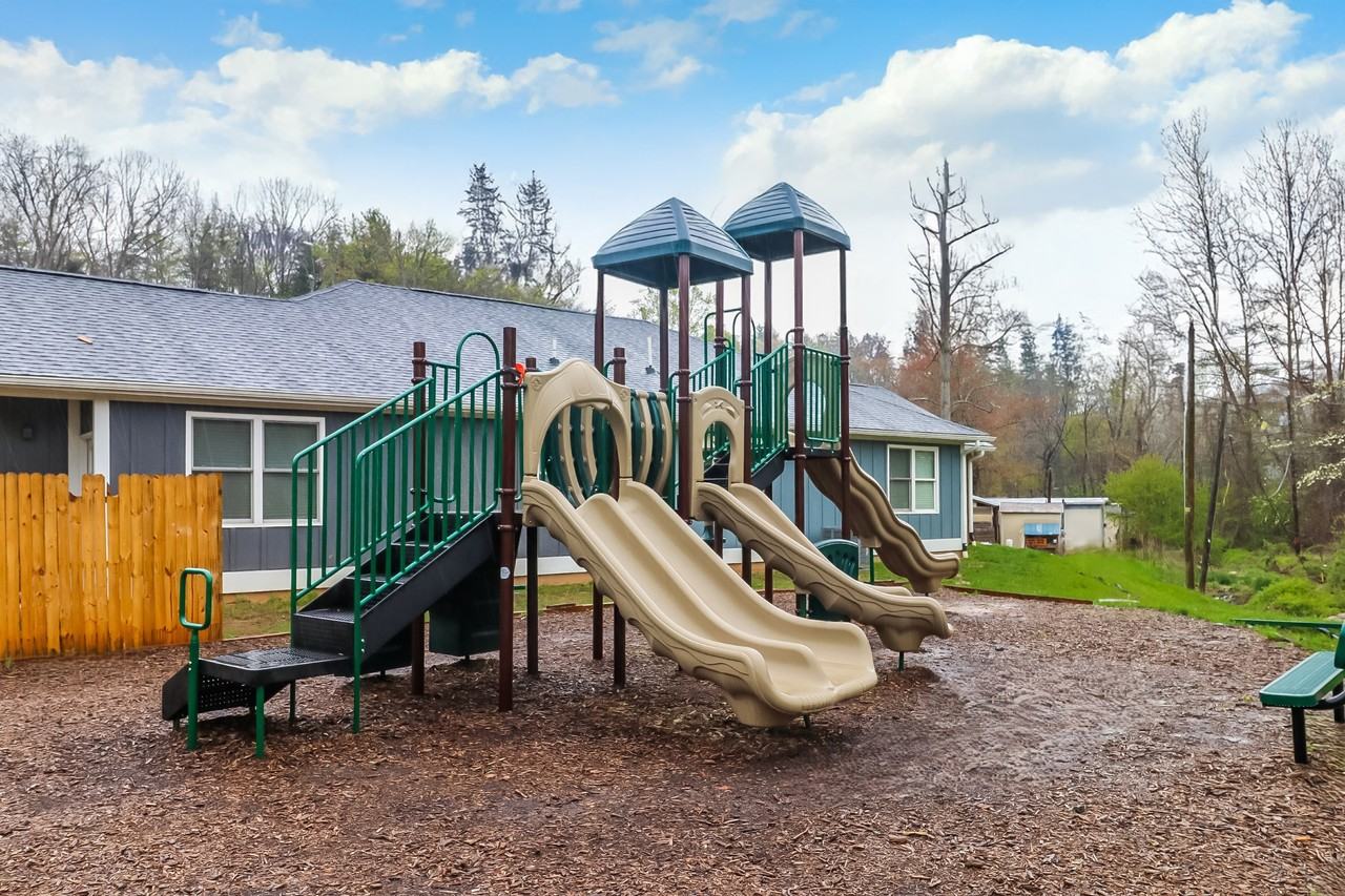 504 Sycamore Branch Rd - Photo 3 of 19