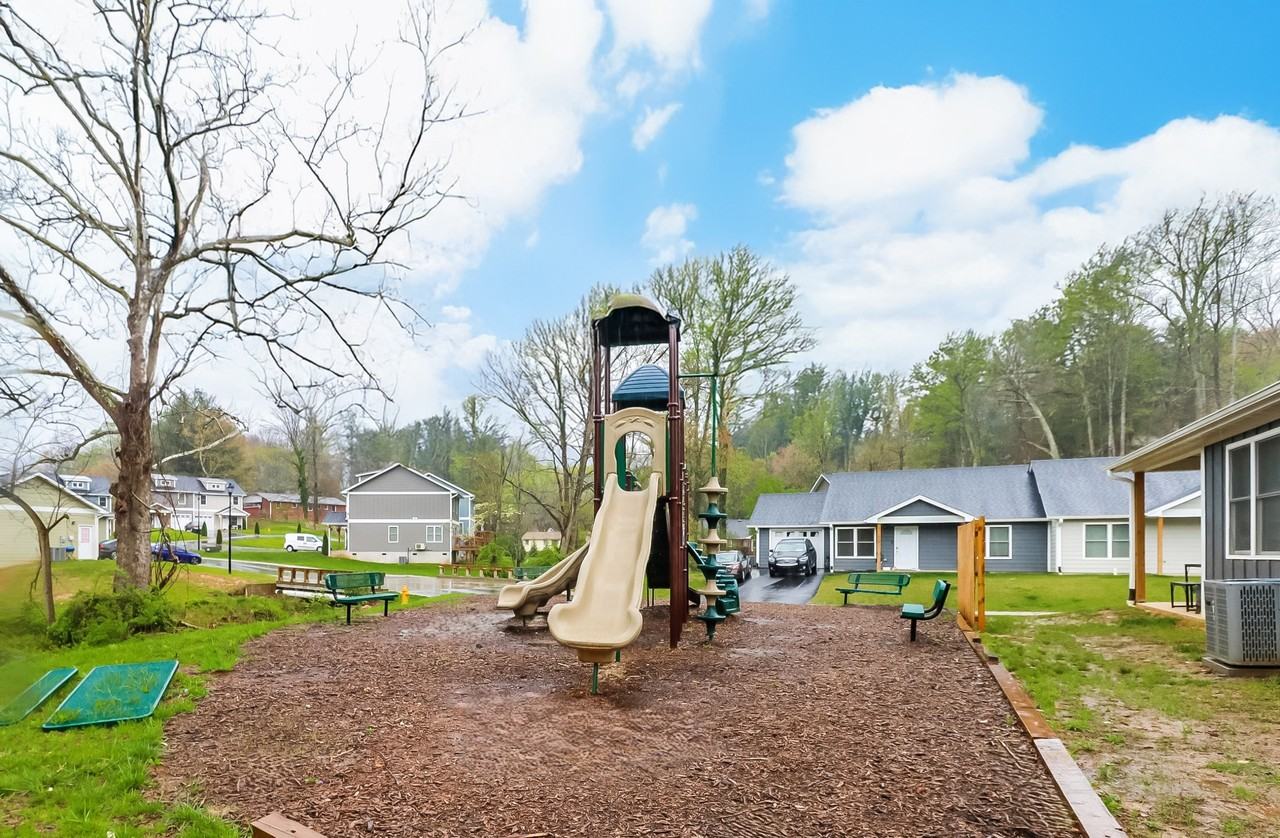 504 Sycamore Branch Rd - Photo 7 of 19