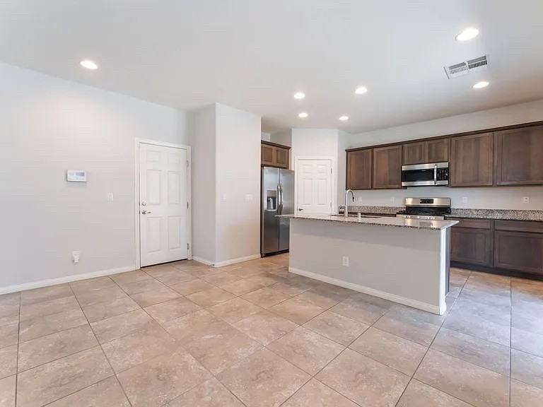 5904 Galway Bay St - Photo 5 of 20