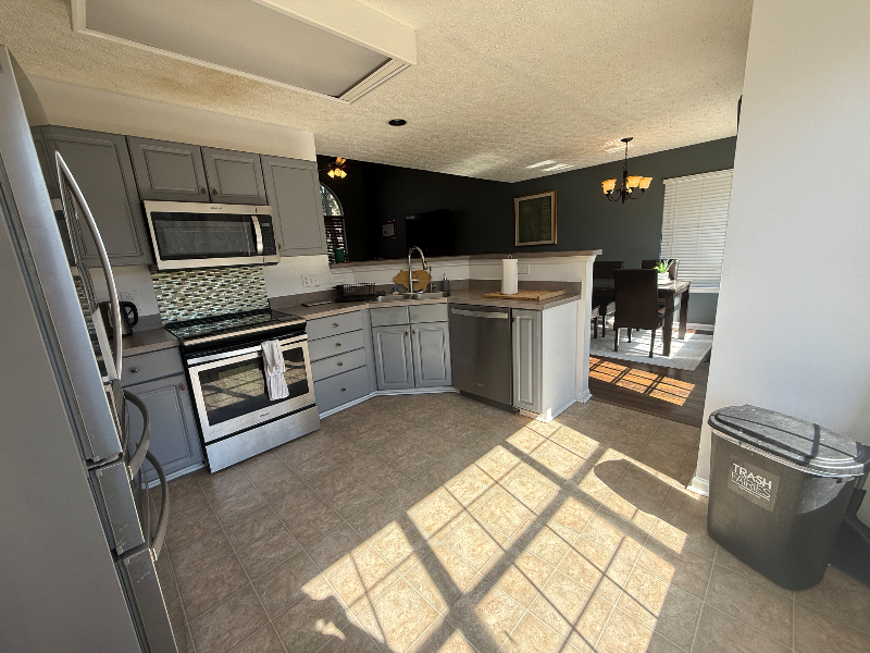 669 Granwood Blvd - Photo 6 of 20