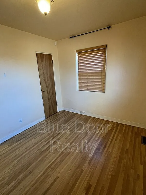 1001 Jackson St Se - Photo 5 of 14