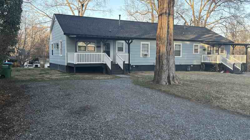 203 W Washington Ave #B