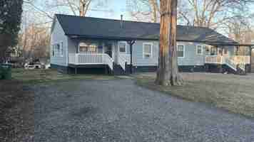 featured image of 203 W Washington Ave #B