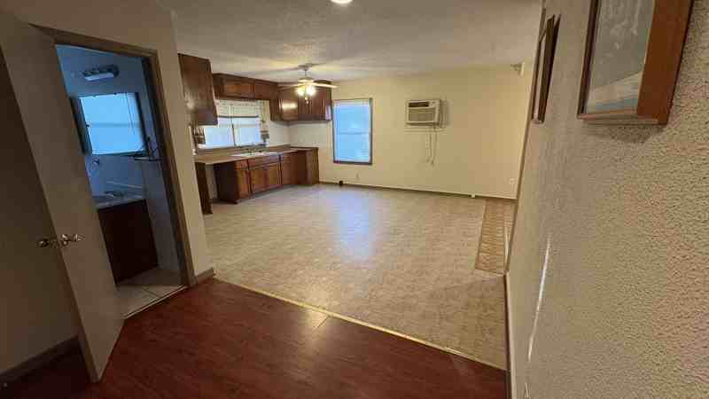 203 W Washington Ave #B - Photo 7 of 23