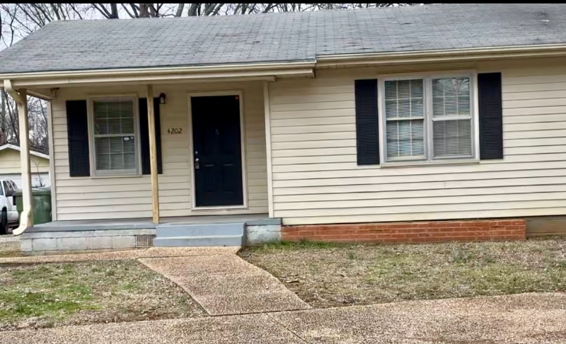 4202 Cloverdale Dr Nw - Photo 2 of 11