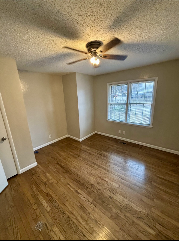 4202 Cloverdale Dr Nw - Photo 4 of 11