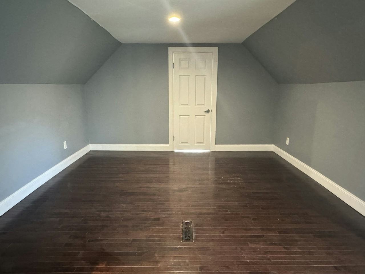 16 Inwood Pl, Unit 3 - Photo 7 of 9