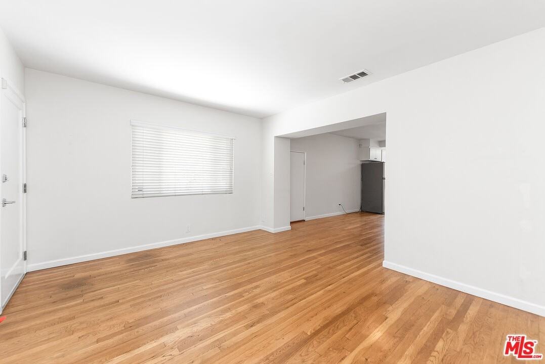 3023 Prospect Avenue - Photo 4 of 18