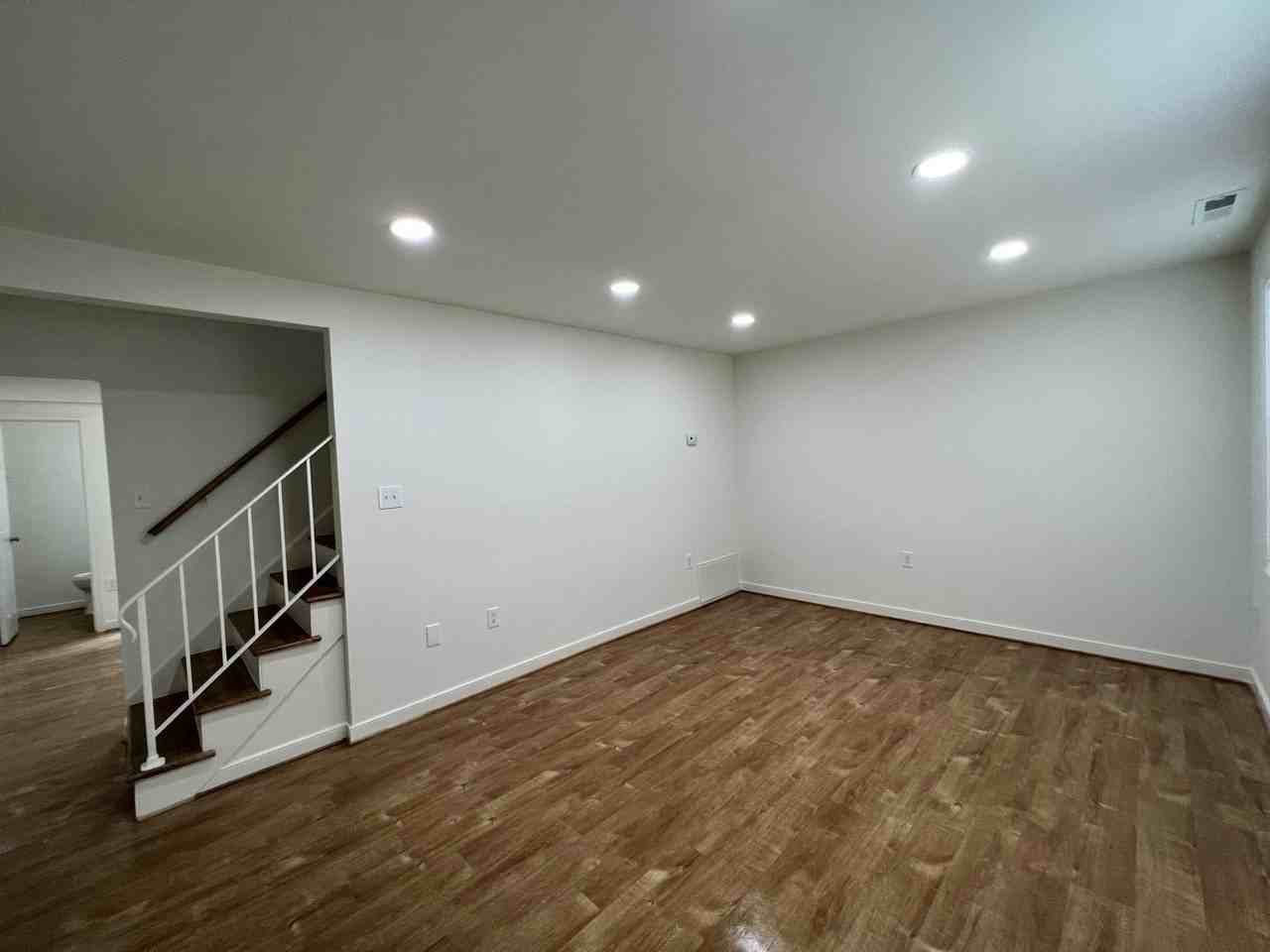 307 Cedarwood Road - Photo 3 of 25