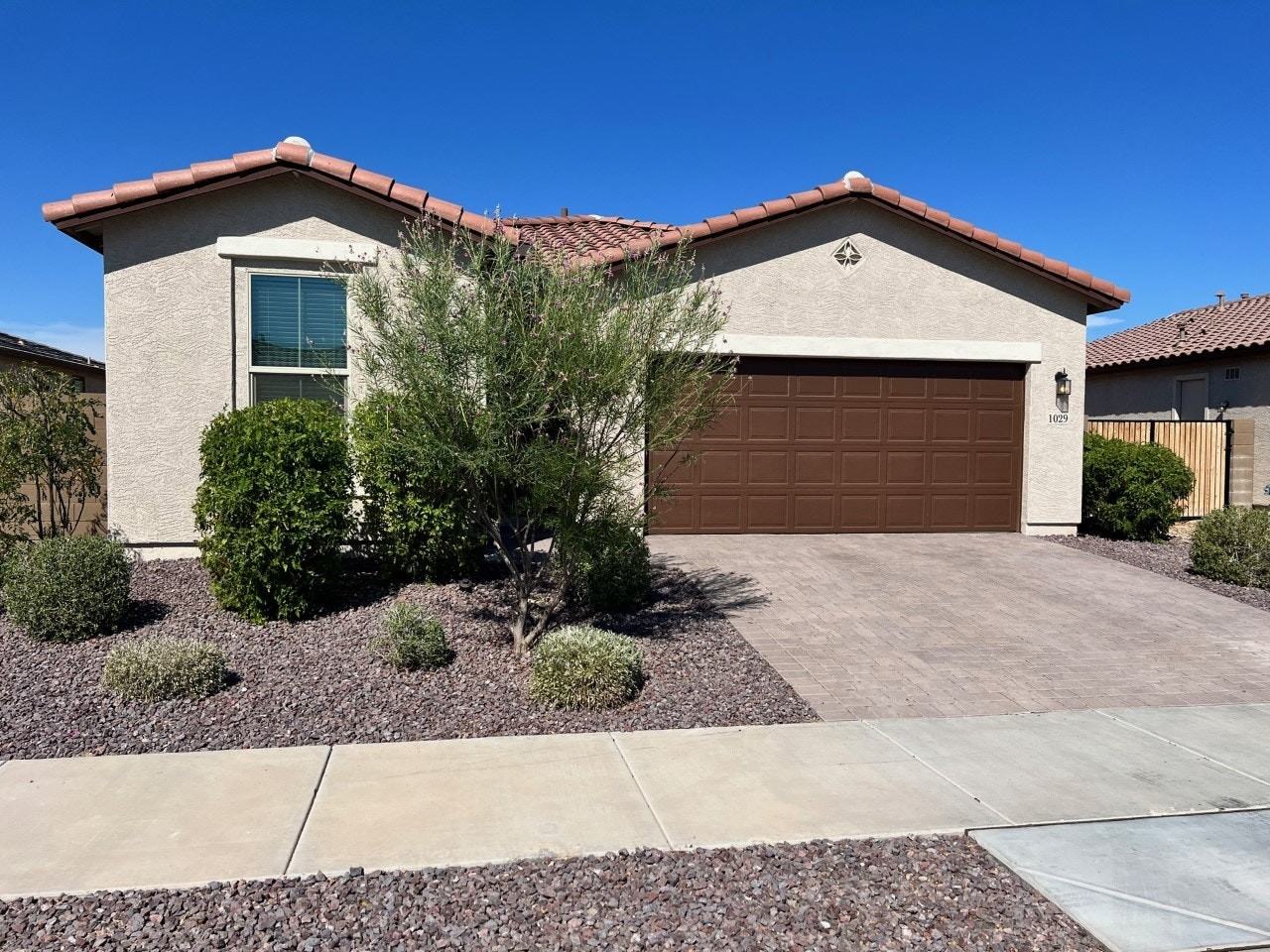 1029 South 175th Drive - Photo 2 of 28