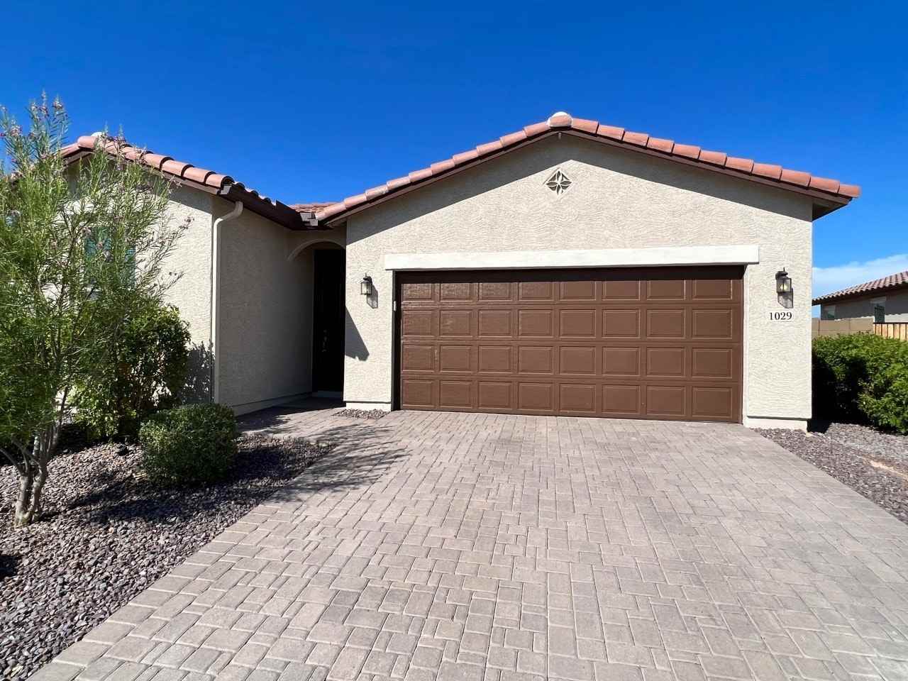 1029 South 175th Drive - Photo 4 of 28