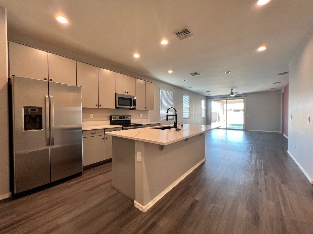 1029 South 175th Drive - Photo 6 of 28