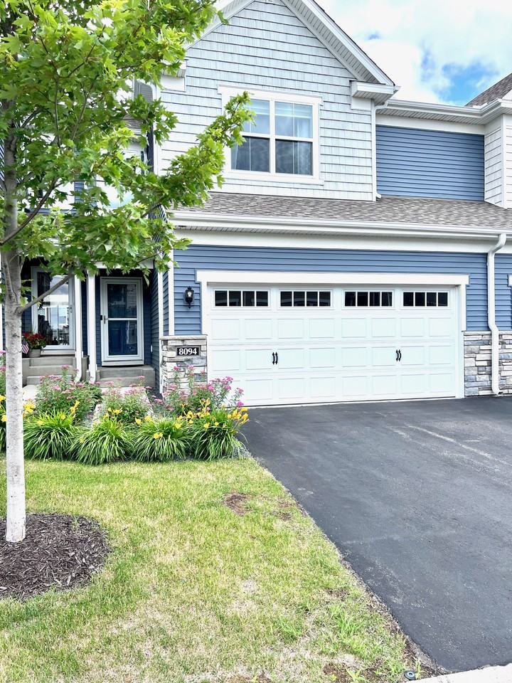 8094 Evergreen Ln N - Photo 2 of 37