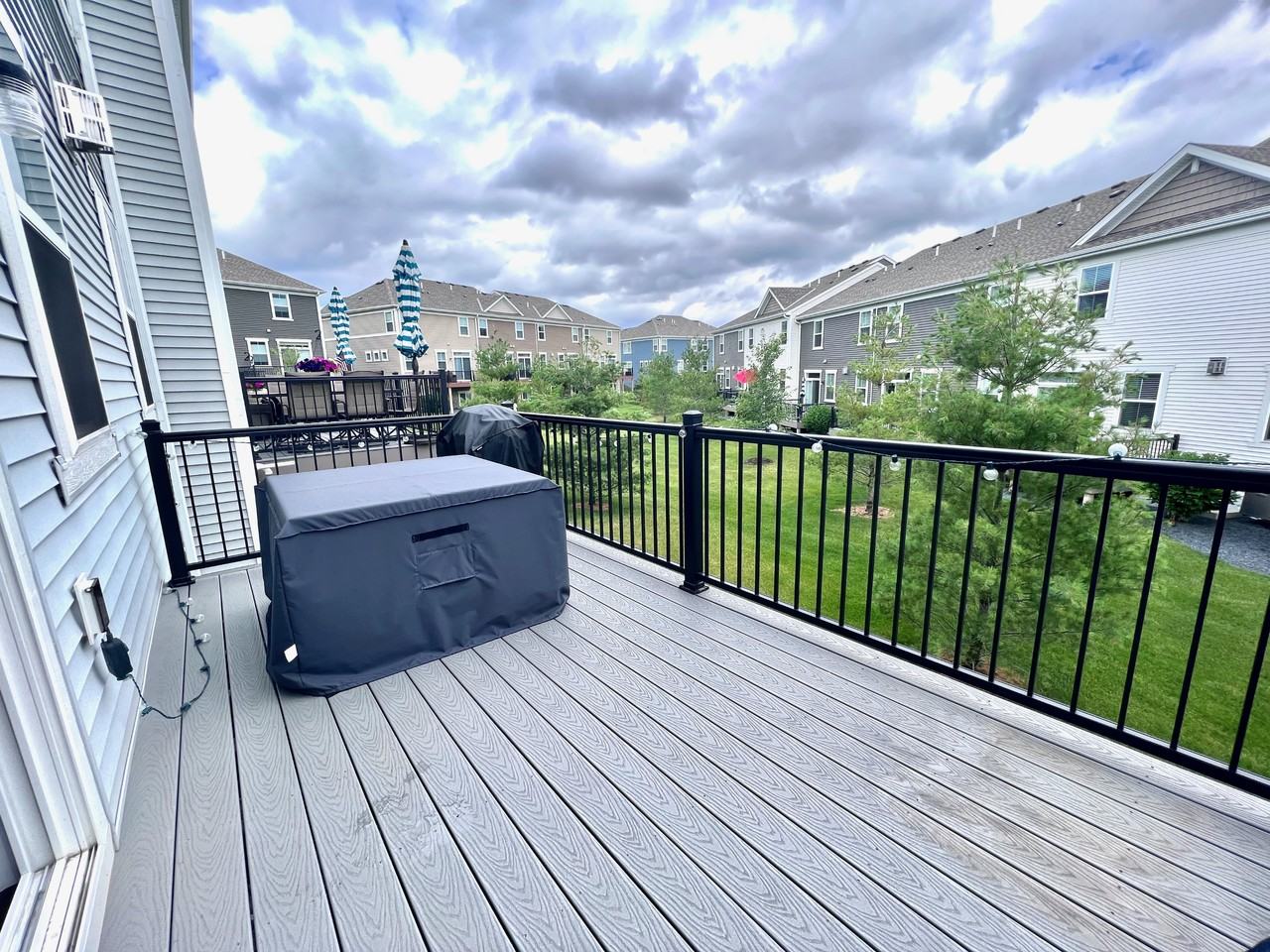 8094 Evergreen Ln N - Photo 7 of 37