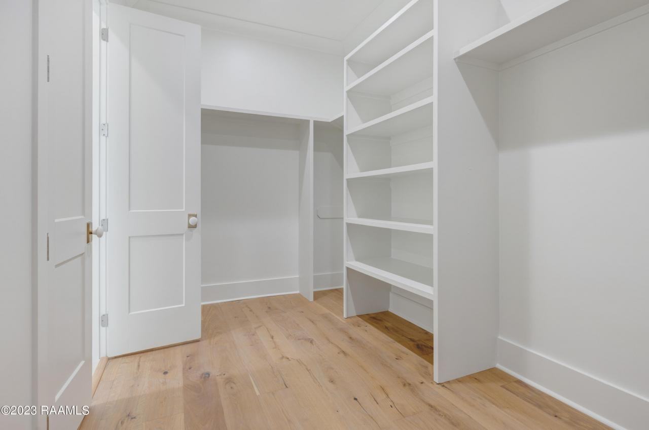 1003 Camellia Blvd #200 - Photo 5 of 15