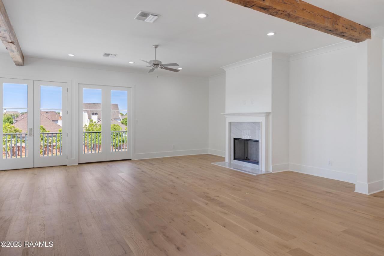 1003 Camellia Blvd #200 - Photo 6 of 15